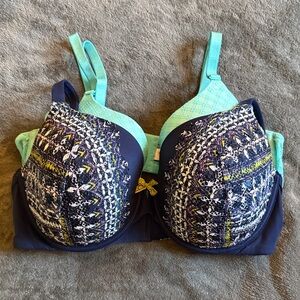 Set of Two Victoria’s Secret Bras Lined Convertible Straps